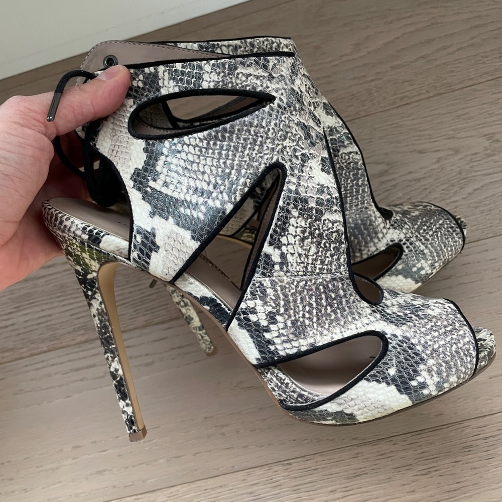 Kurt Geiger Sandals